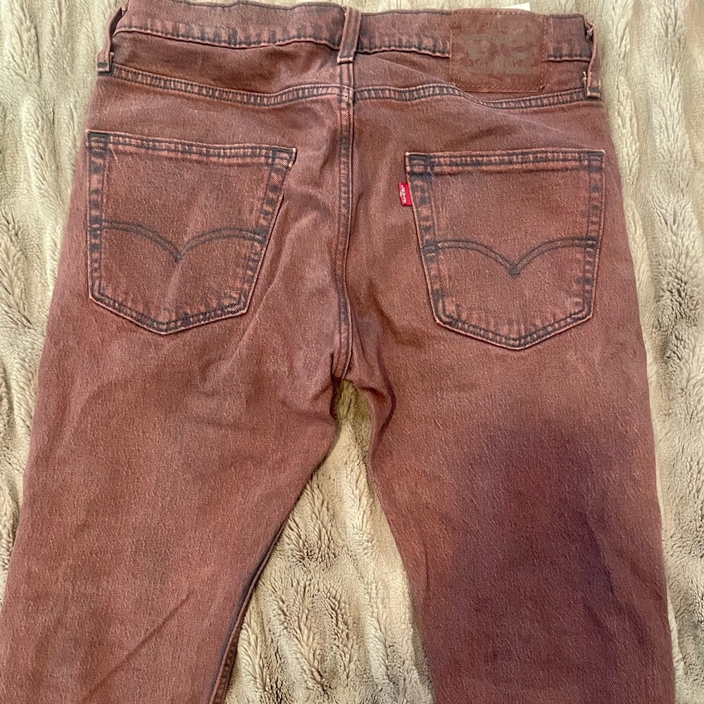 Levi’s slim cut jeans maroon